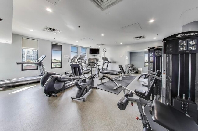 Building Photo - 1255 S State St