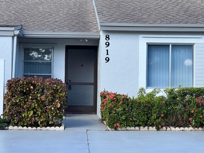 Building Photo - 8919 Sunnywood Pl