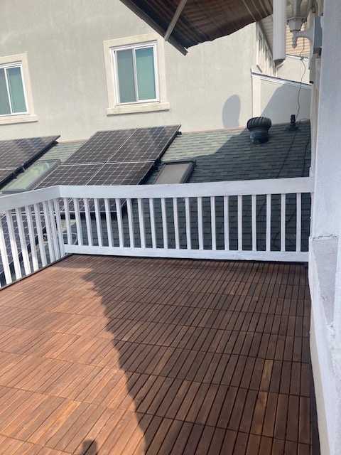 private hardwood deck to entertain - 915 Monastery St