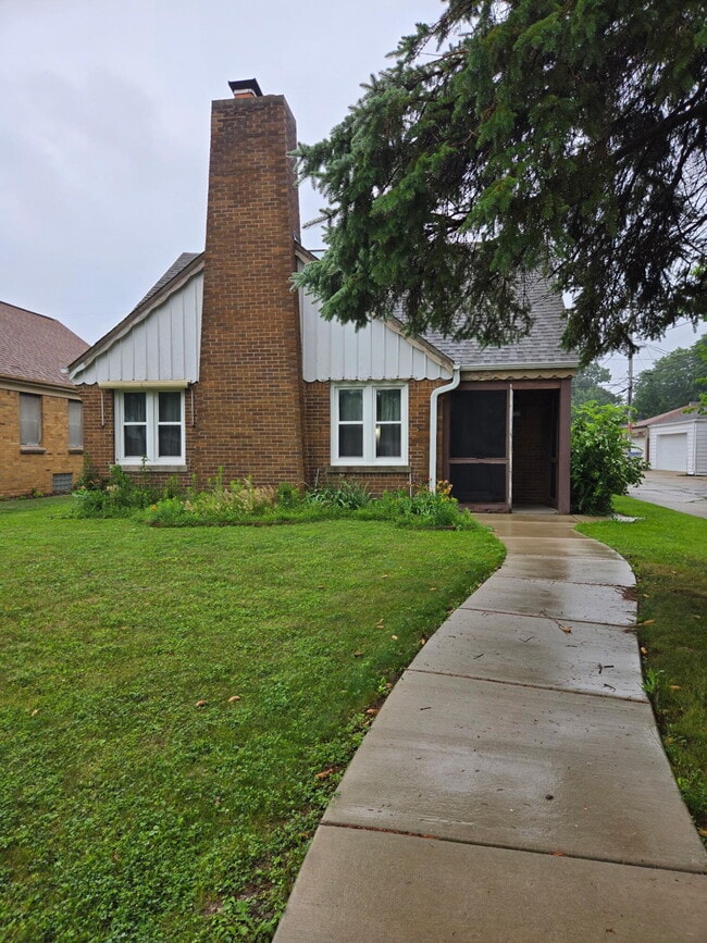 Building Photo - 2720 N 87th St