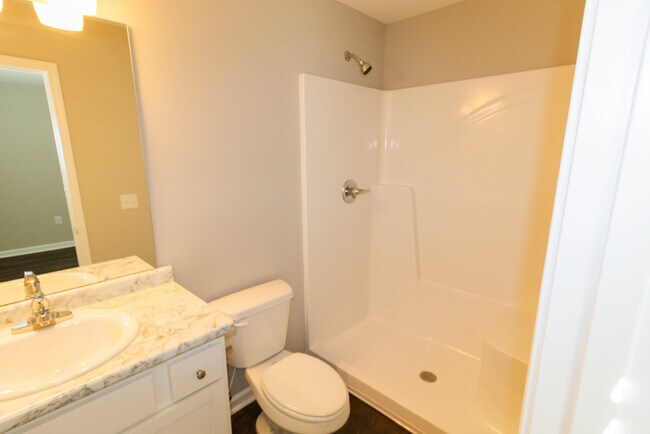 Building Photo - 123 Callaway Cres