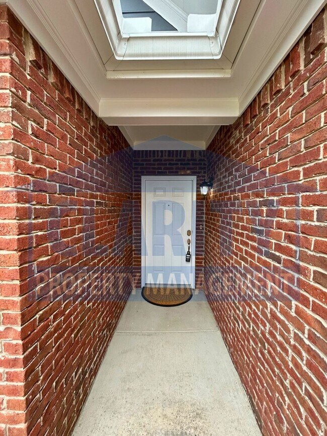 Building Photo - Beautiful 3-bedroom home!