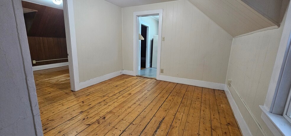 Living room - 368 Court St