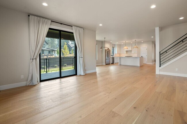 Building Photo - 2971 NW Polarstar Ave