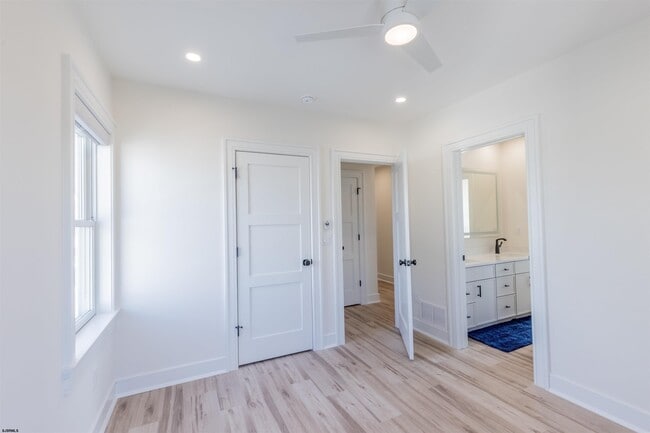 Building Photo - 139 Gibbs Ave