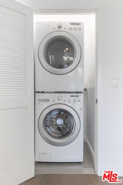 Building Photo - 31 Breeze Ave