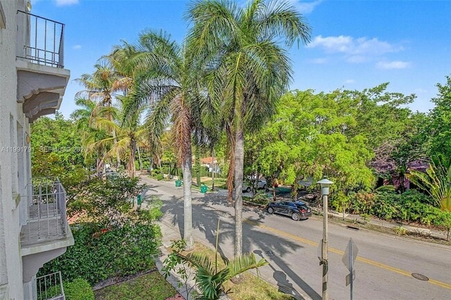 Building Photo - 694 NE 76th St