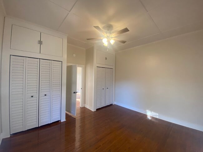 Building Photo - 333 E Catawba Ave