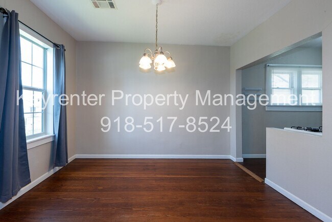 Building Photo - 1607 N Lewis Pl