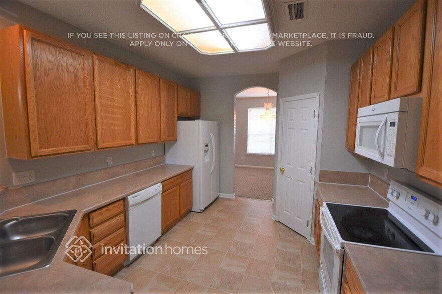 Building Photo - 4572 Cape Elizabeth Ct E