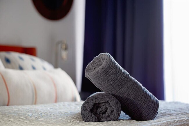 Building Photo - 5400 Alexis Cove