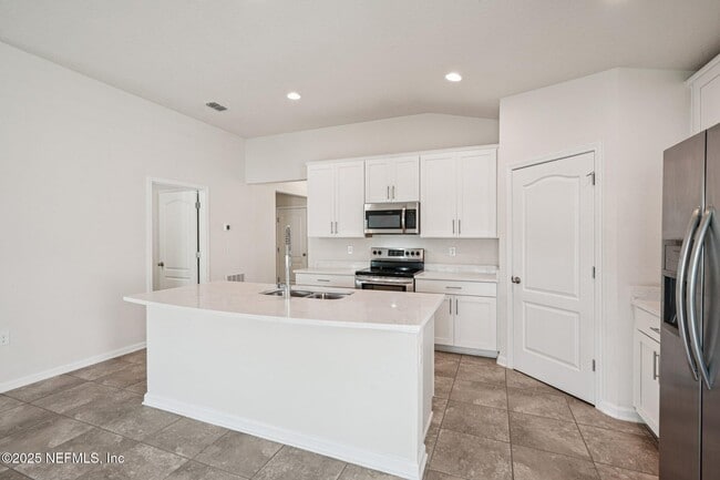 Building Photo - 633 Seville Pkwy