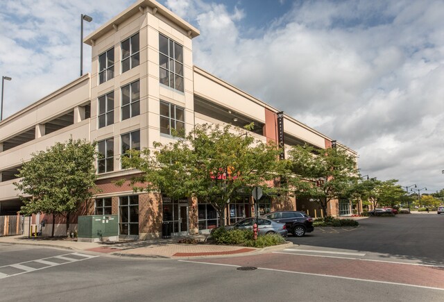 Building Photo - 647 Metropolitan Way