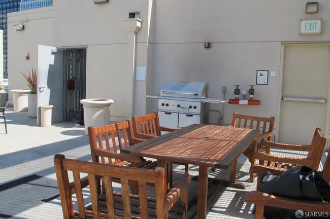 Building Photo - 199 New Montgomery St