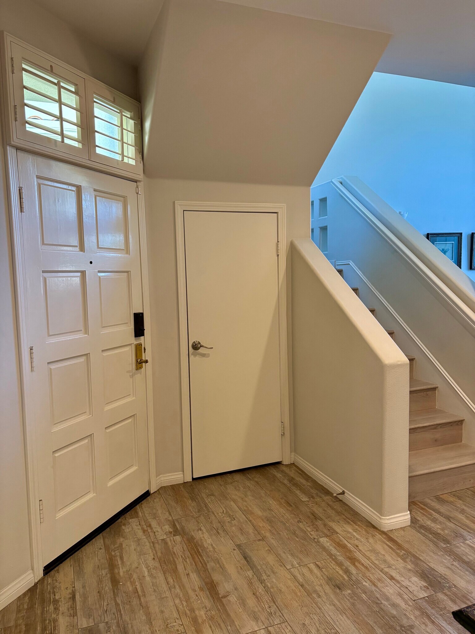 Entrance hall and coat closet - 6483 Zuma View Pl