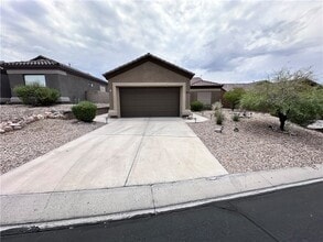 Building Photo - 2836 Esmerelda Dr