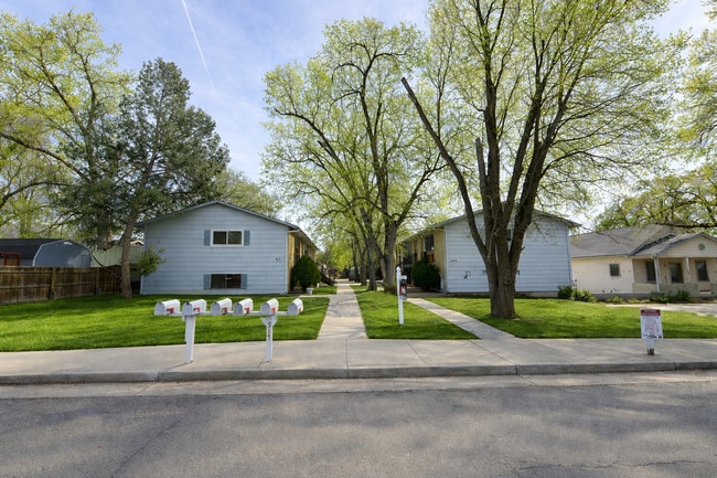 Building Photo - 515 Sunset Rd