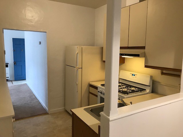 Kitchen - 136 16th St