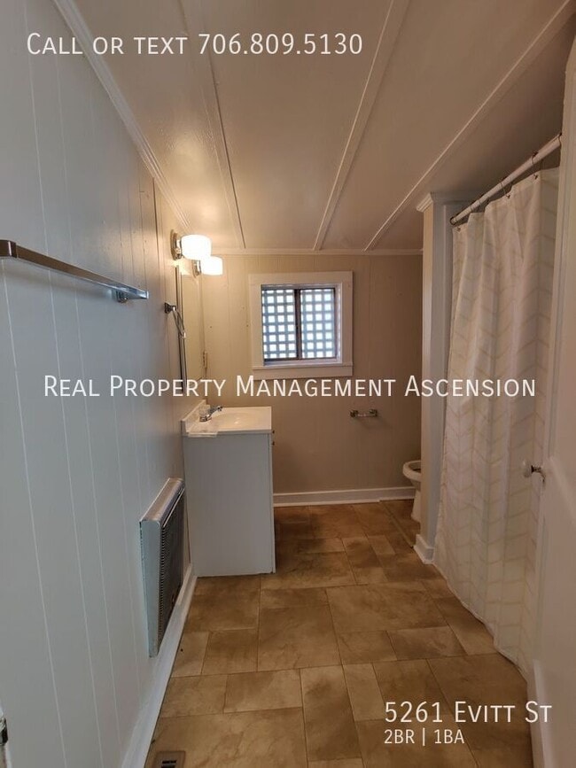 Building Photo - 5261 Evitt St