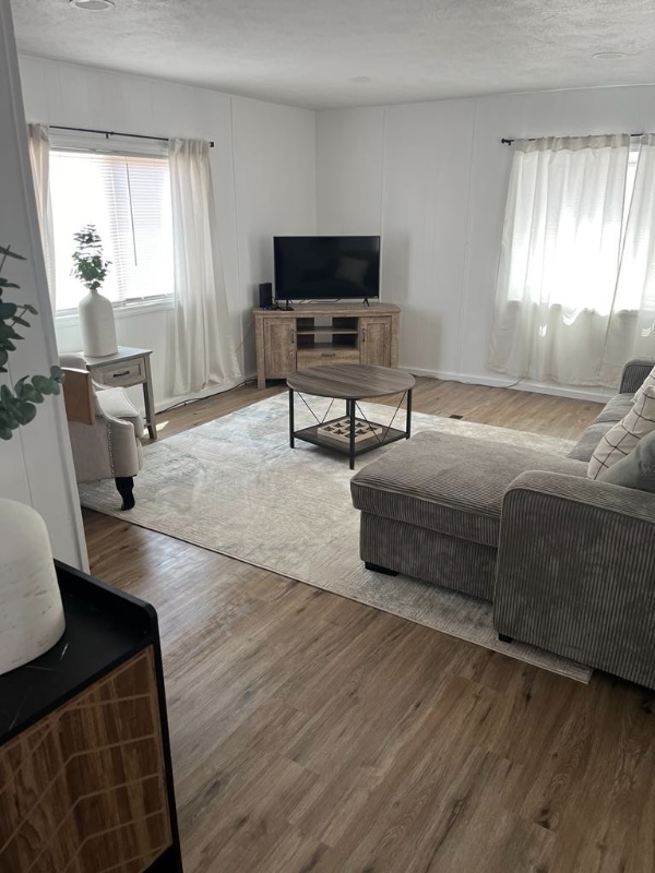 Building Photo - 1634 3rd St E