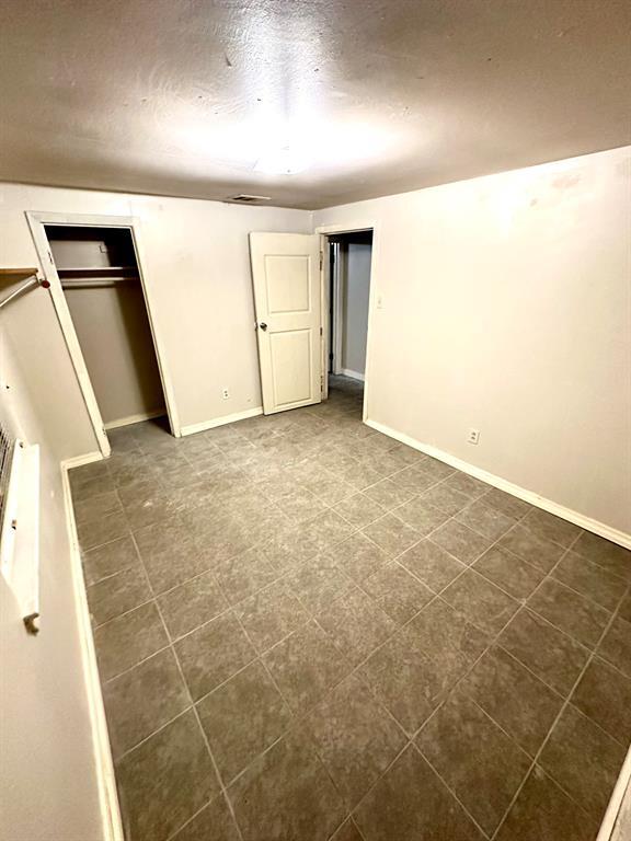 Building Photo - 32 Farrell St