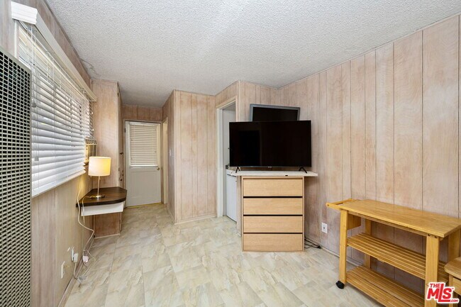 Building Photo - 4231 Orchardview Ct