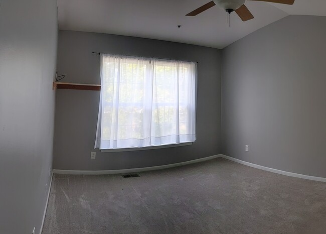 Master Bedroom - 882 Summerfield Dr