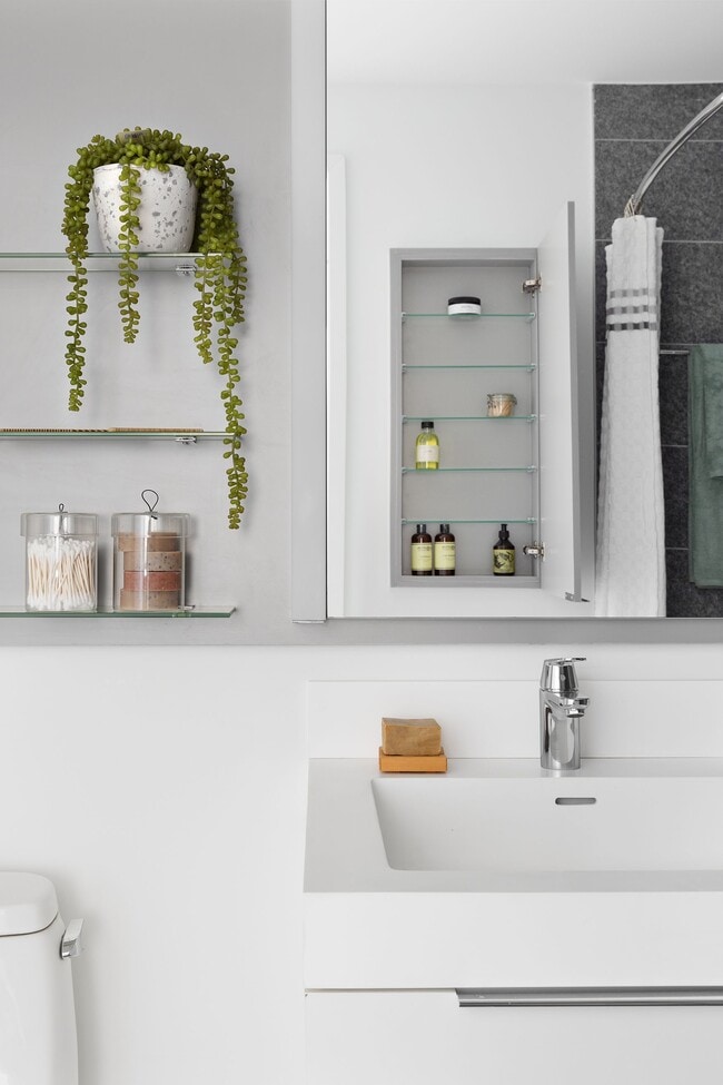 Interior Photo - Lyra