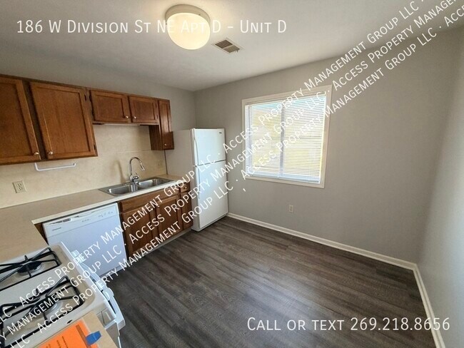 Building Photo - 186 W Division St NE