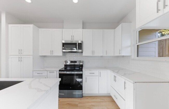 Building Photo - 4227 Gunter St