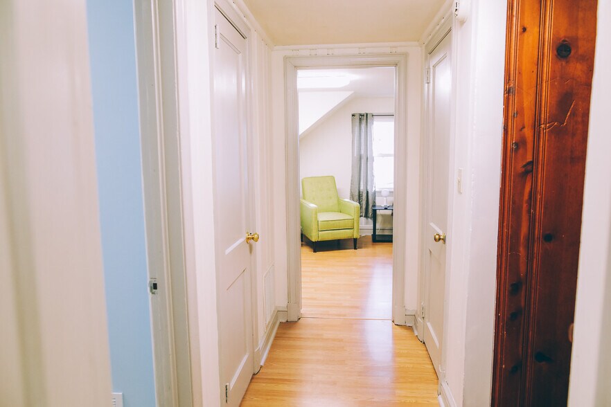 Building Photo - 1111 Rayon St