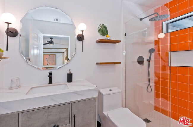 Building Photo - 2660 N Farrell Dr