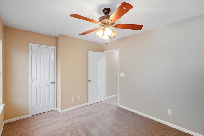 Building Photo - Charming 3BR House with Big bonus room ove...