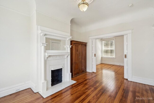 Building Photo - 1749 Greenwich St