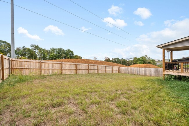 Building Photo - Just Reduced Even Lower!!!   Newer Home Co...