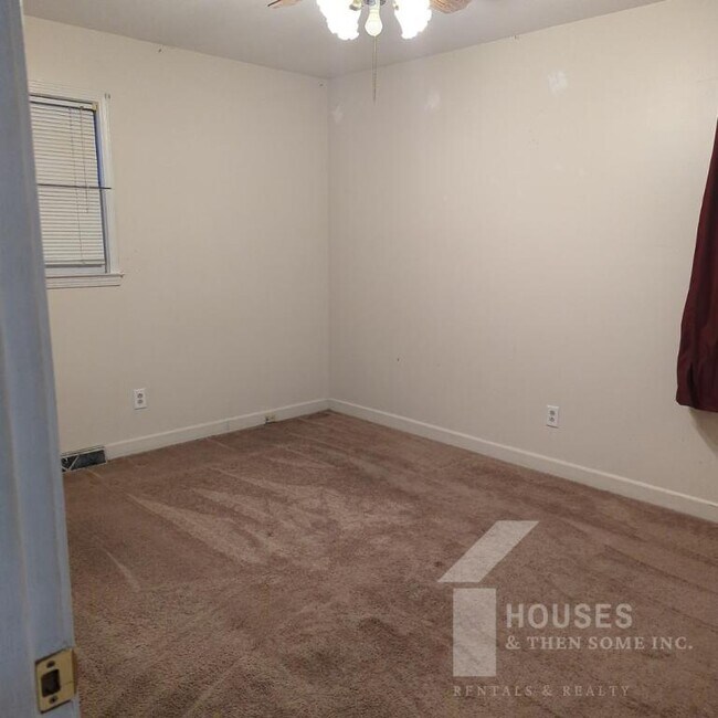 Building Photo - 123 Abbotsford Dr