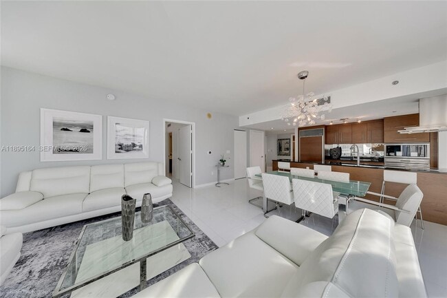 Building Photo - 495 Brickell Ave