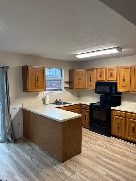 Building Photo - 4033 Issacs Rd