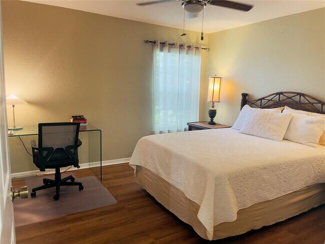 Building Photo - 8815 Manor Loop