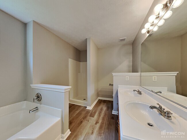 Building Photo - 724 Hezekiah Way