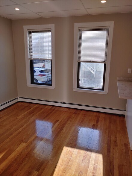 Building Photo - 50 Cutter St