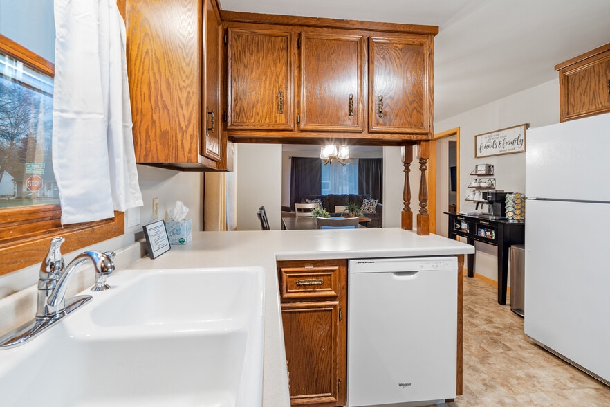 Building Photo - 1816 Gross Ave