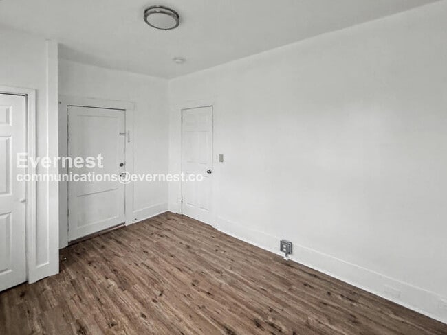 Building Photo - 1515 36th Pl N