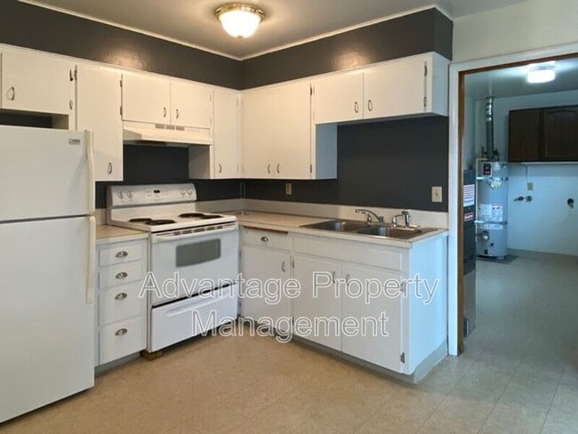 Building Photo - 407 Kees St