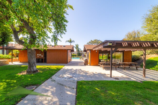 Building Photo - 2479 Caminito Ocean Cove