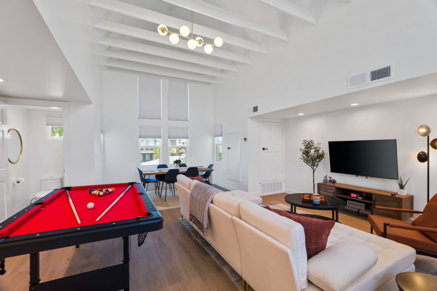 Building Photo - 4641 N 8th Pl