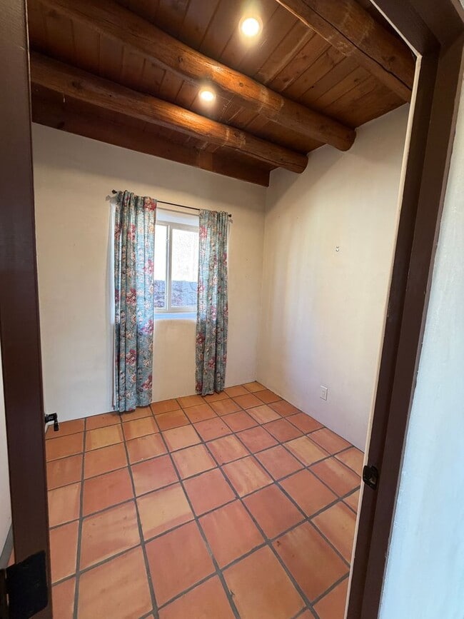 Building Photo - 152 Lorenzo Rd