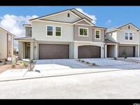 Building Photo - Newer Townhome at the Residences at Four F...