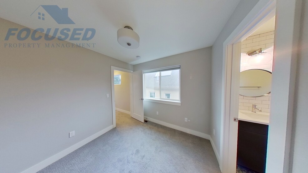 Building Photo - 1336 Osceola St
