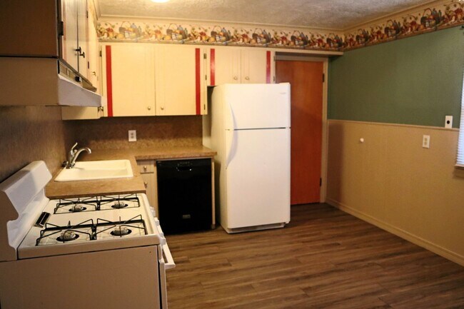 Building Photo - Cute and Clean 2 bedroom near SWOSU